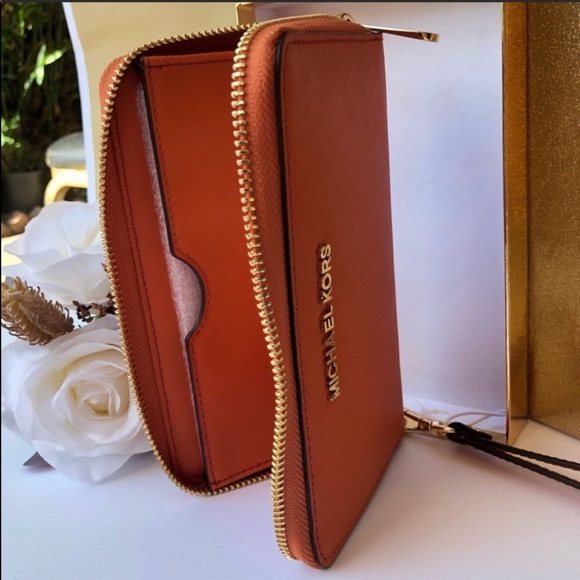 🌹 Michael Kors Jet Set Large Phone Case - Picture 5 of 10